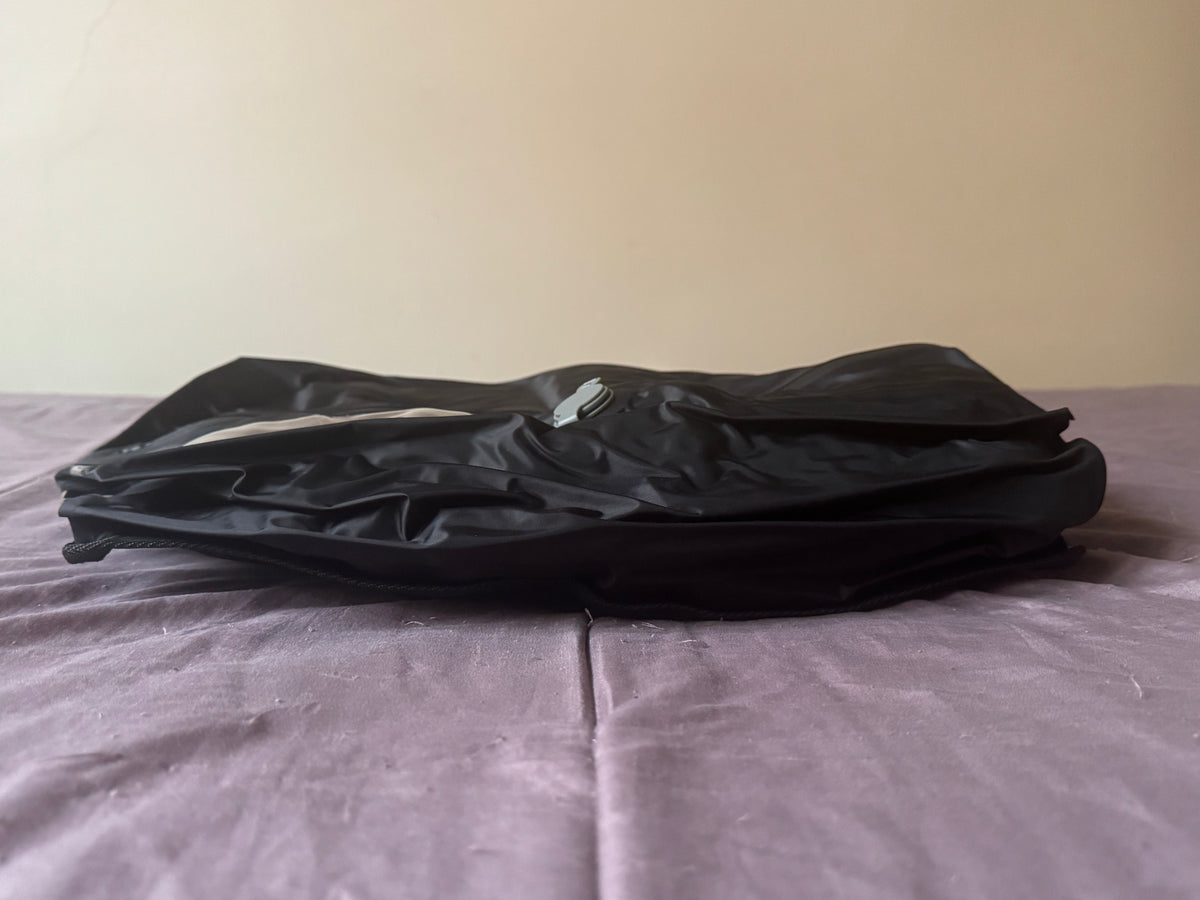 Bolsa de compresión con la ropa ya comprimida